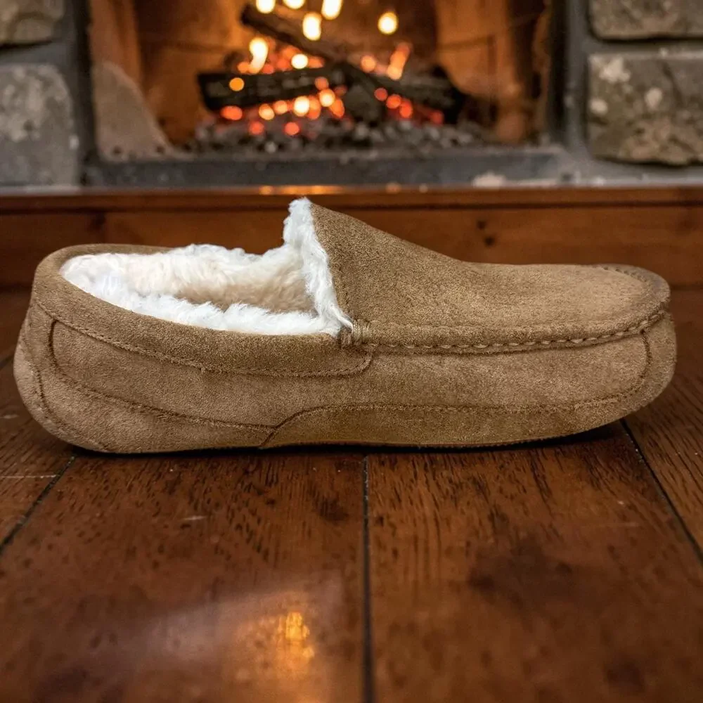 UGG Ascot Men 9 Chestnut Suede Shearling Moccasin Slippers Loafers 1101110 Cozy